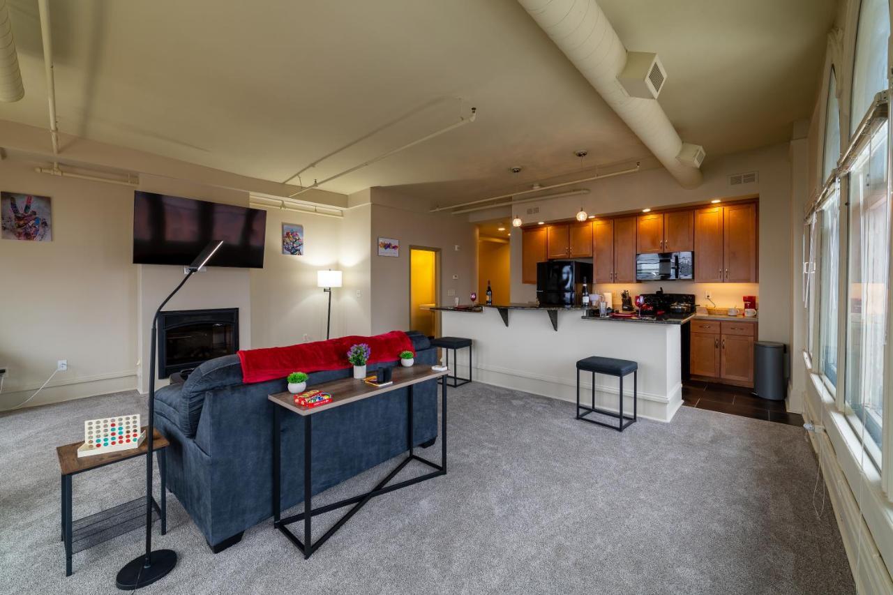 King Bed W/ Panoramic Views Of Dt! Apartamento Rochester Exterior foto