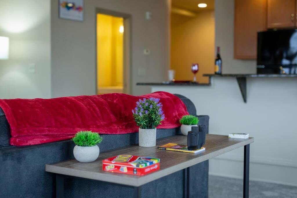 King Bed W/ Panoramic Views Of Dt! Apartamento Rochester Exterior foto